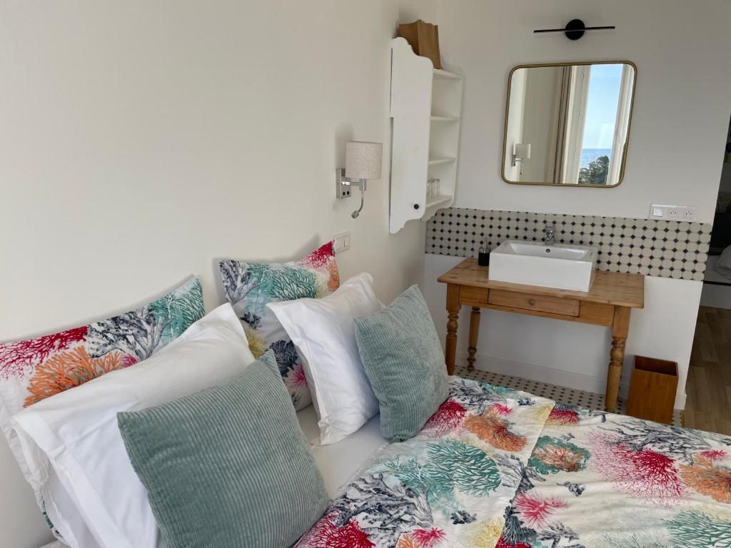 Hotel La Villa Patricia - Charme Et Tradition Villefranche-sur-Mer Eksteriør billede